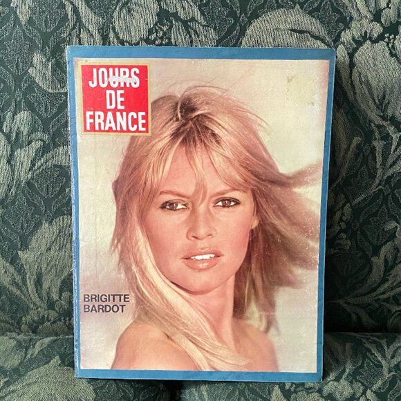 Vintage XL Magazine Book Jour De Fance Brigitte Bardot Castles Ads and more 60s - Picture 1 of 5